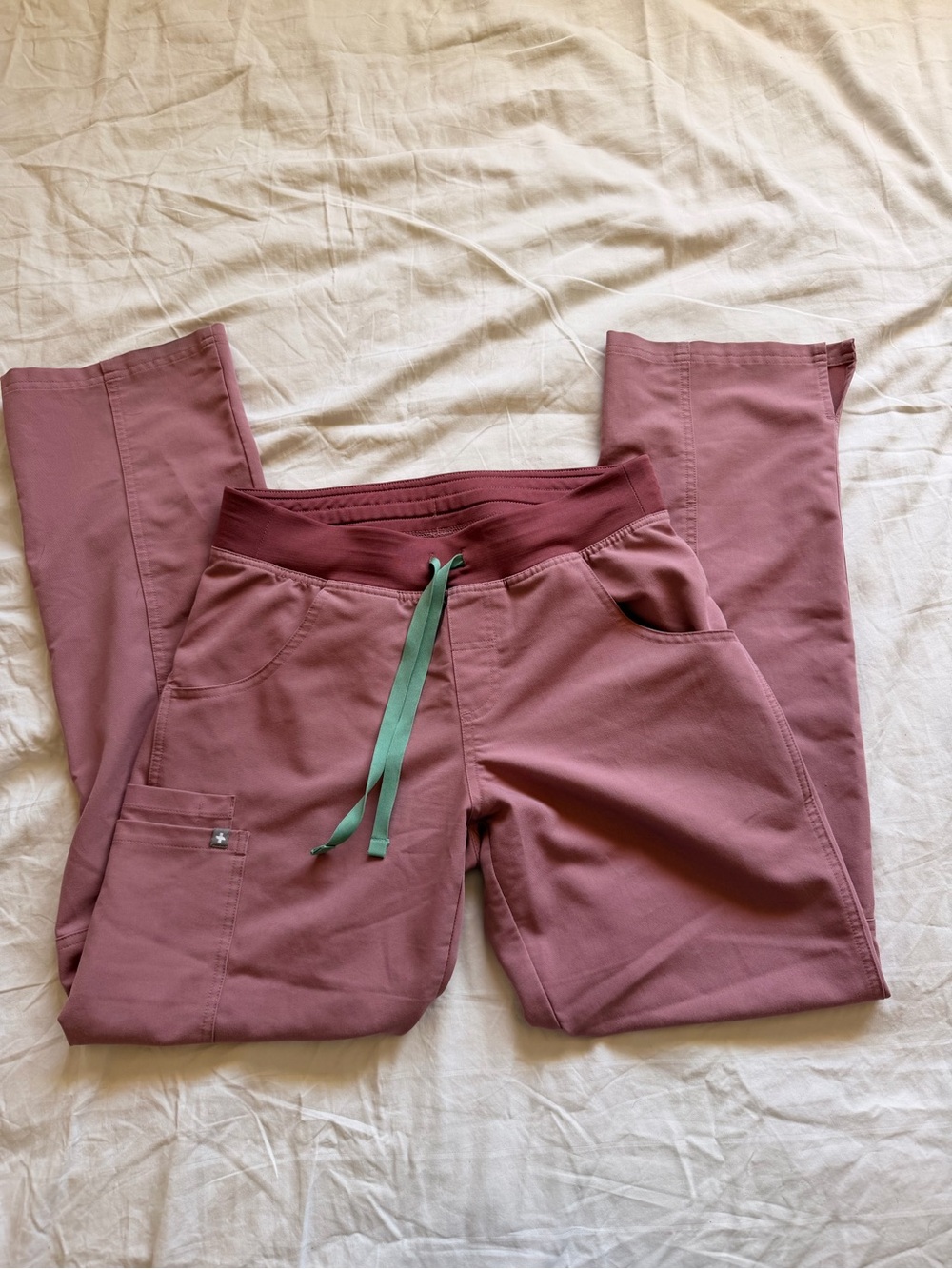FIGS Mineral Mauve Kade Cargo Scrub Pants - Small